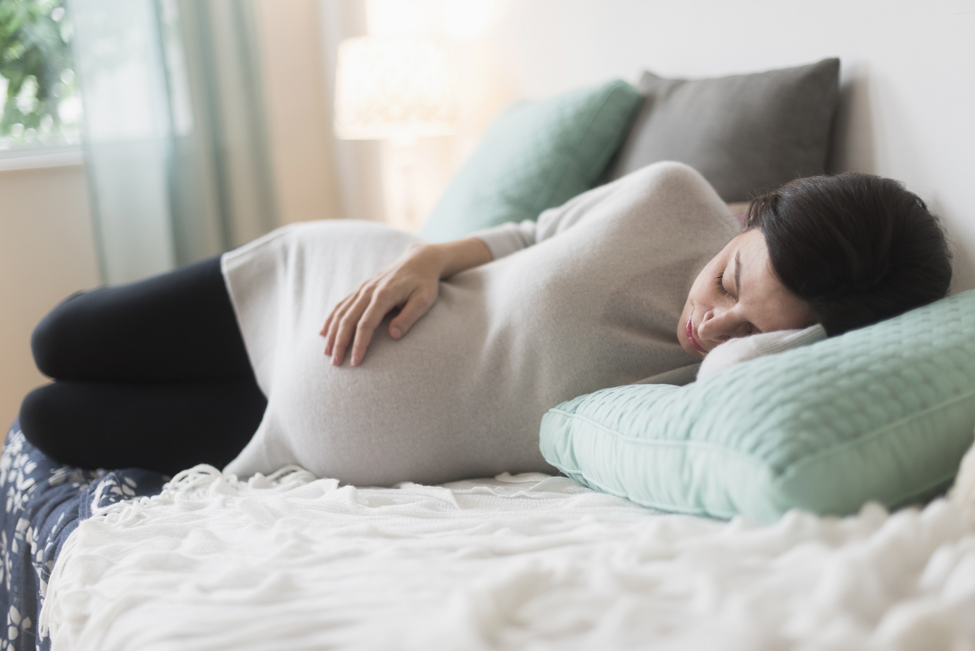 giúp bà bầu ngủ ngon: đảm bảo an toàn