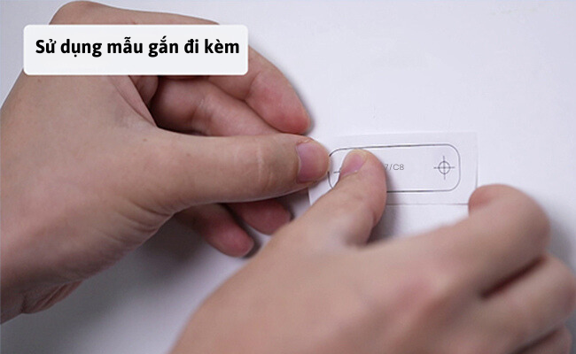 Sử dụng mẫu gắn bên trong hộp camera 