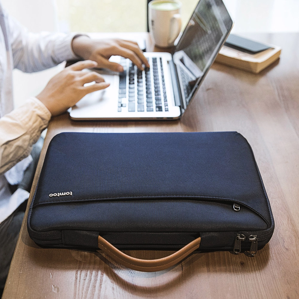 Túi xách Tomtoc Spill Resistant cho Laptop, Macbook, Surface - A22 màu xanh đậm