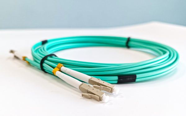 Dây nhảy quang Multimode LC LC Duplex OM3 Norden 332-24OM3L1L1002